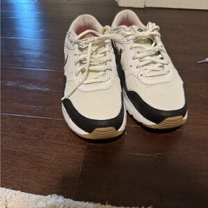 Nike sneakers in great condition